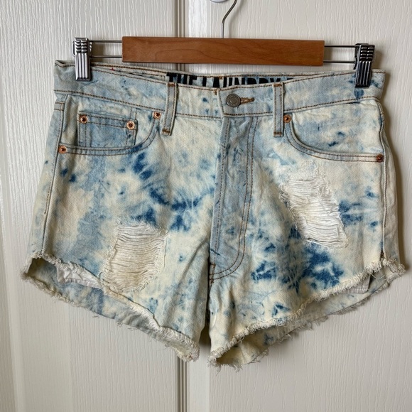 The Laundry Room Acid Washed CutOff Shorts Size 28 - Picture 3 of 12